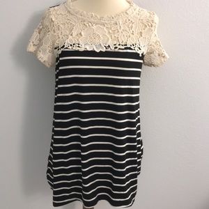 New Directions Lace Striped Top Medium 🪷